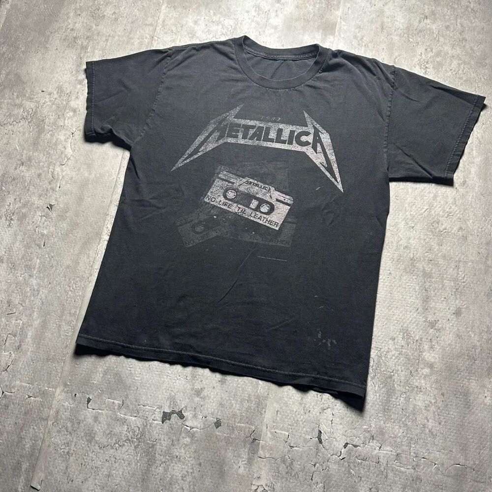 Metallica Men's Black and Grey T-shirt